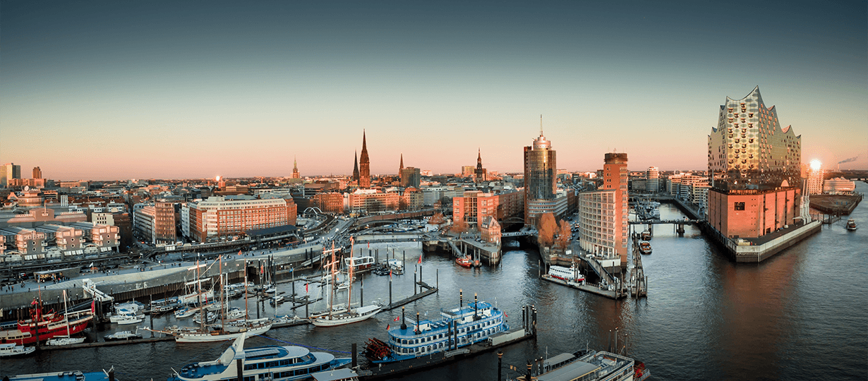 Illustration der Hamburger Skyline mit Michel und Elbphilharmonie